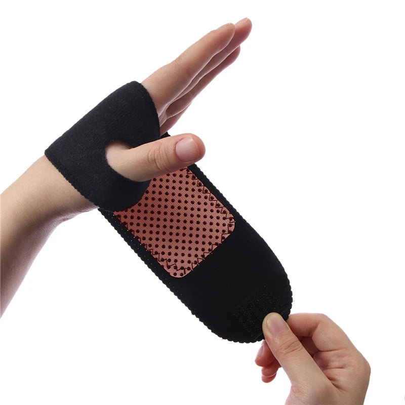 Handgelenkbandage beim Sport, bietet Stabilität und Unterstützung für Fitness-Training ohne Bewegungseinschränkung