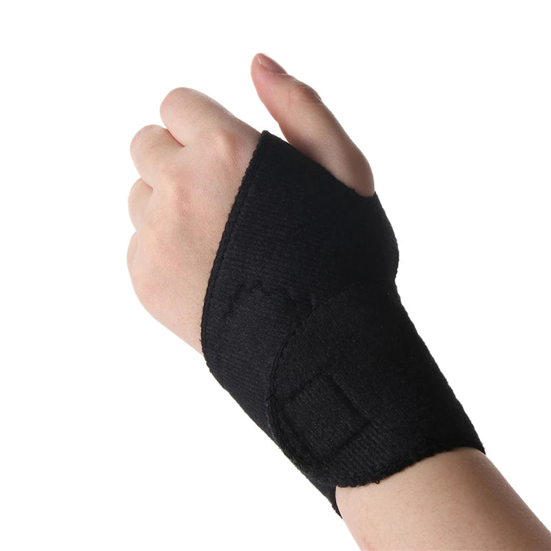Detailansicht der magnetischen Therapie-Elemente in der Handgelenkbandage für verbesserte Durchblutung und Heilung