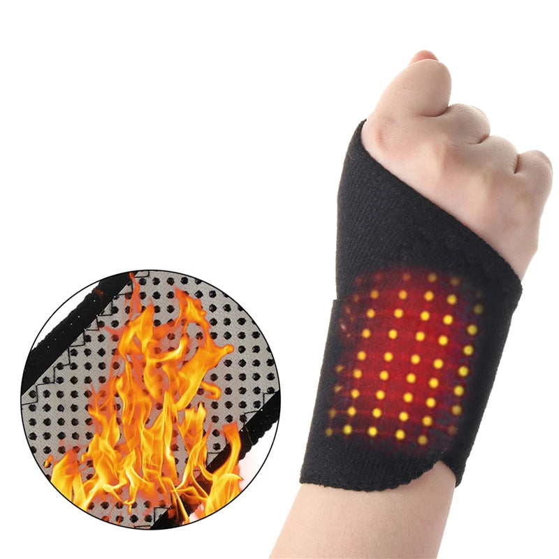 Handgelenkbandage angelegt am Handgelenk, zeigt perfekte Passform und verstellbaren Klettverschluss für individuellen Komfort