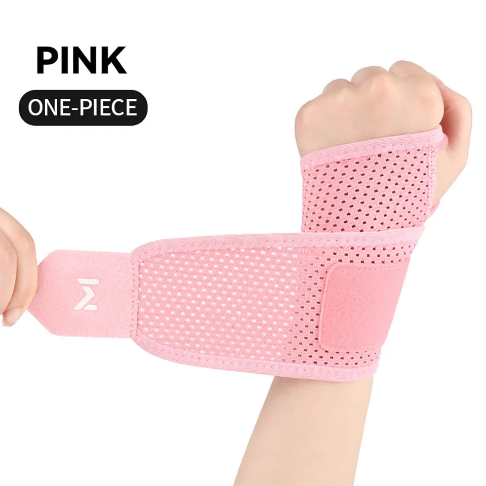Anwendung Handgelenkbandage beim Krafttraining, schützt vor Sehnenscheidenentzündung und Gelenkschmerzen im Gym