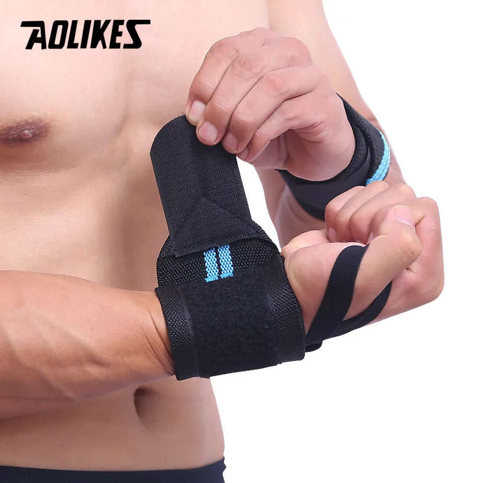Verstellbare Handgelenkbandage beim Bankdrücken verhindert Hyperextension und maximiert Kraftübertragung bei schweren Gewichten